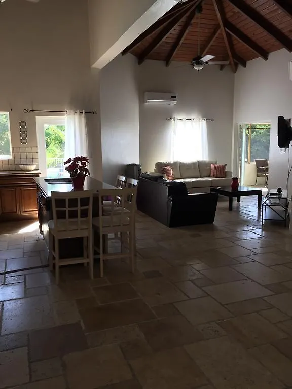 Josy Villa Grace Bay Beach タークス・カイコス諸島